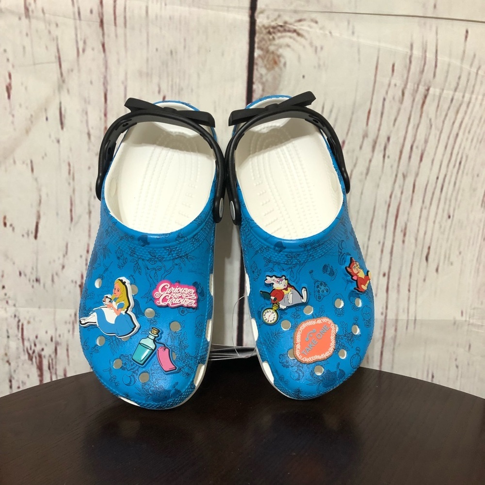 CROCS x Disney Alice in Wonderland limited edition classic Clog in size 7 - Picture 11 of 17